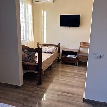 Hotel Amaras Yerevan Bagian luar foto